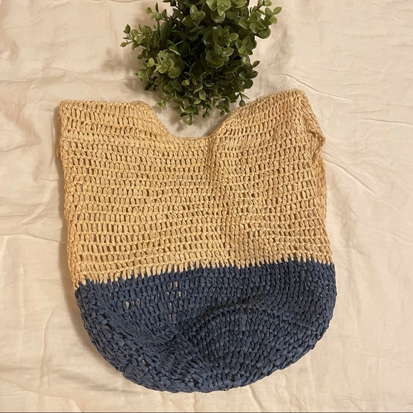 Urban Outfitters straw bag - Picture 2 of 4